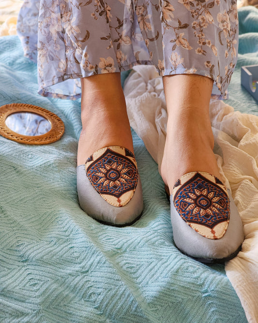 Daisy Daydream Slip Ons